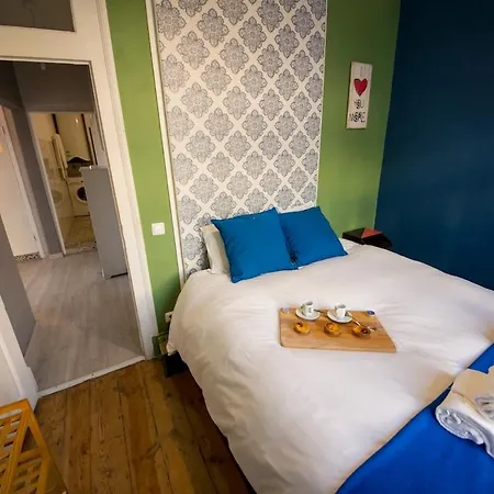 Captain House, Amazing In Santos *